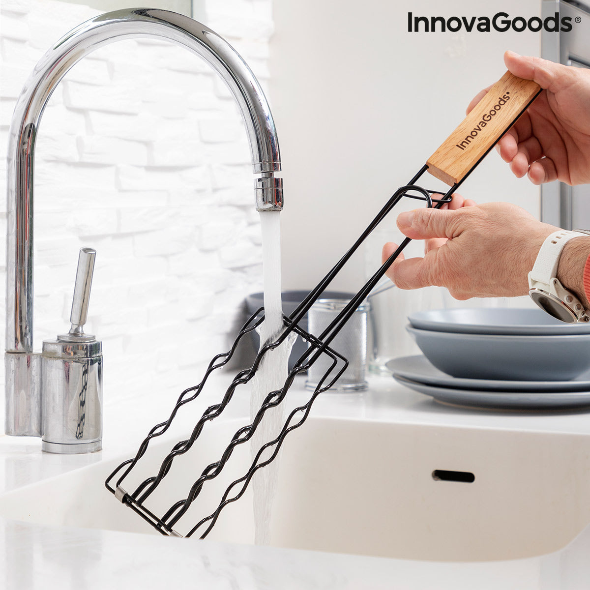 Grillzange für Würstchen Sosket InnovaGoods