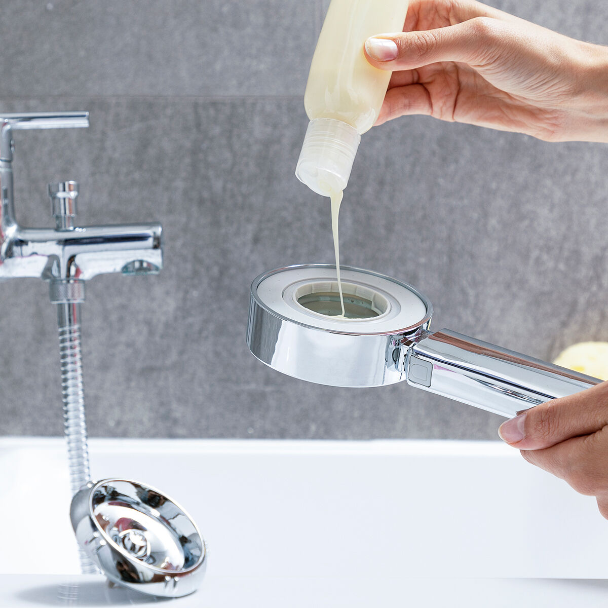 InnovaGoods Xawara 3-in-1-Duschkopf mit Spender