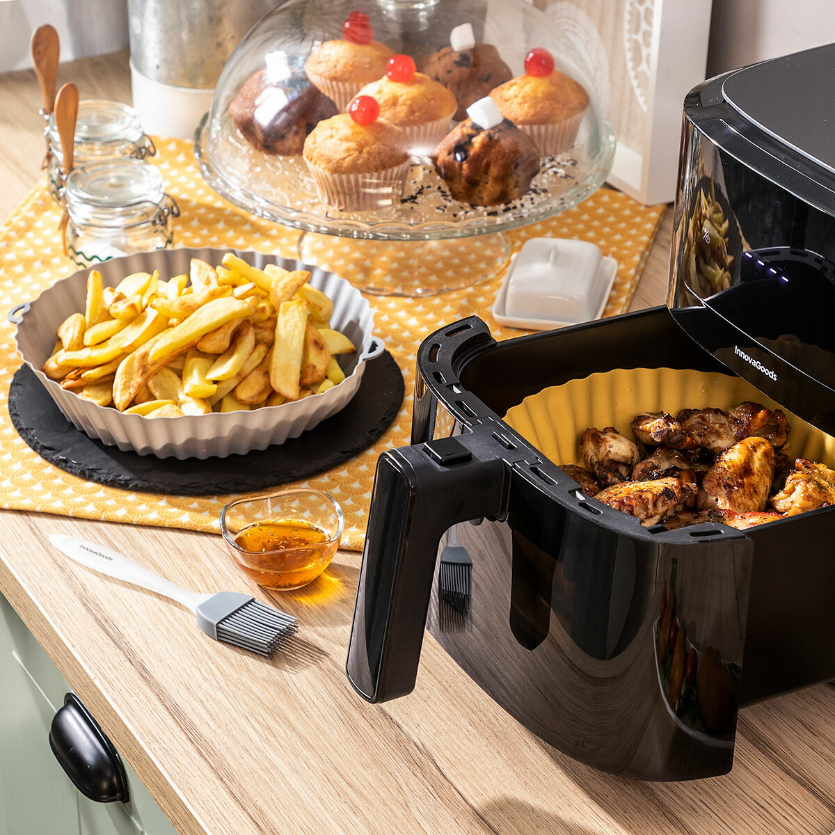 InnovaGoods Mollicon Airfryer-Silikonkörbe – 2er-Set mit Küchenpinsel