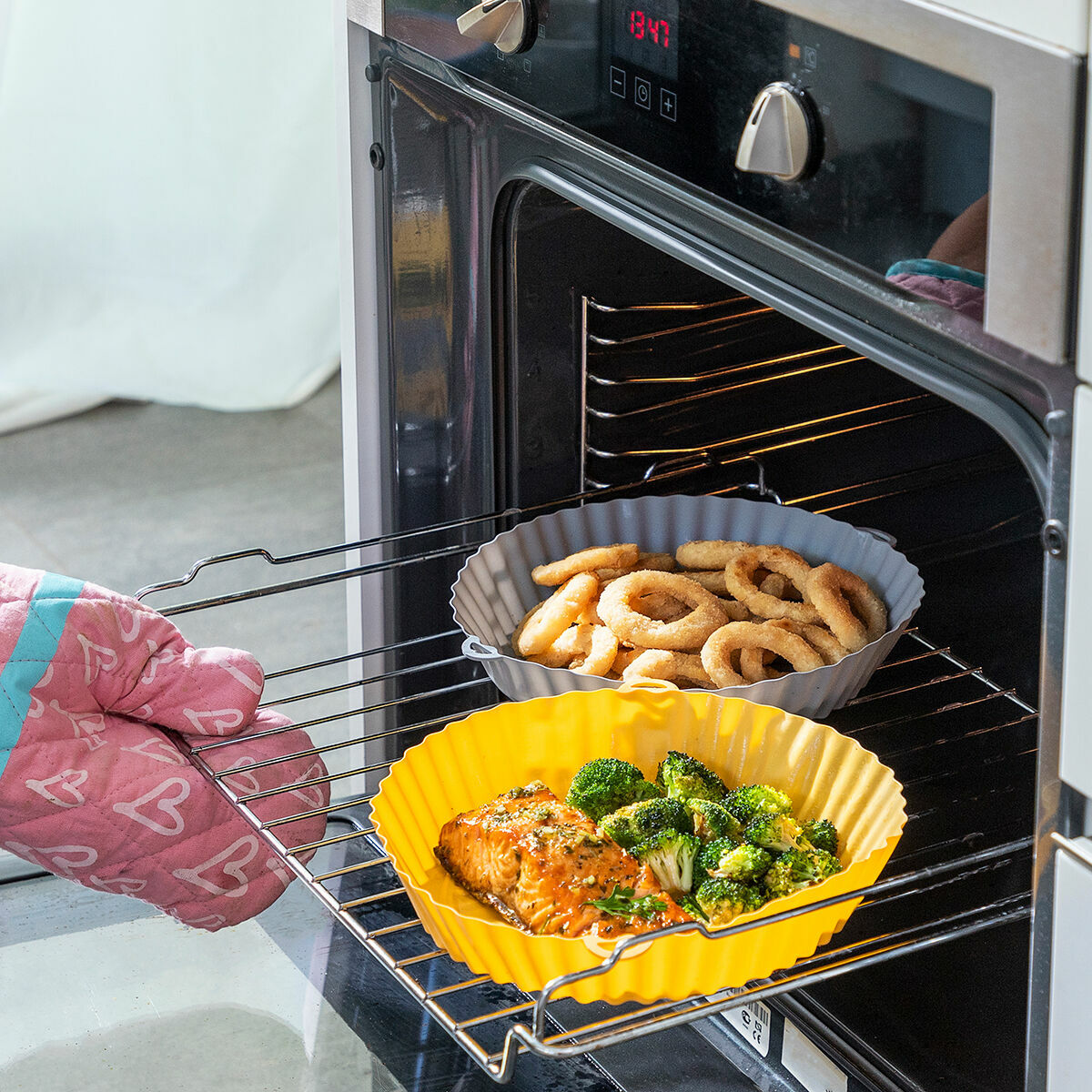 InnovaGoods Mollicon Airfryer-Set – 4 Silikonkörbe und 2 Küchenpinsel