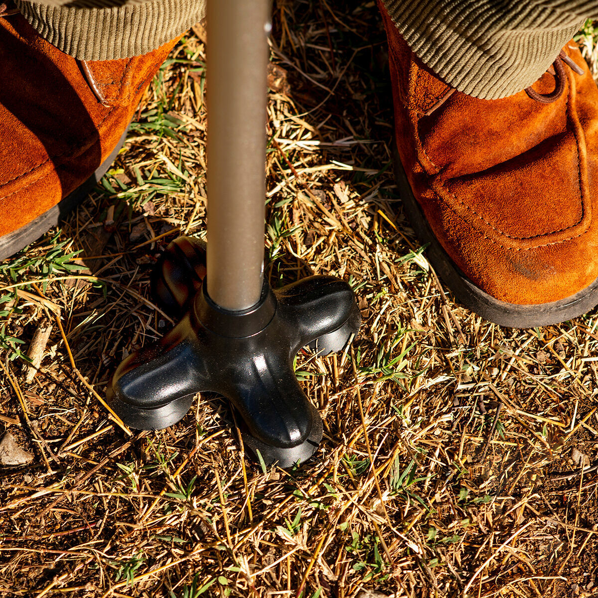 InnovaGoods Hannde Gehstock mit LED, Alarm und Greifer