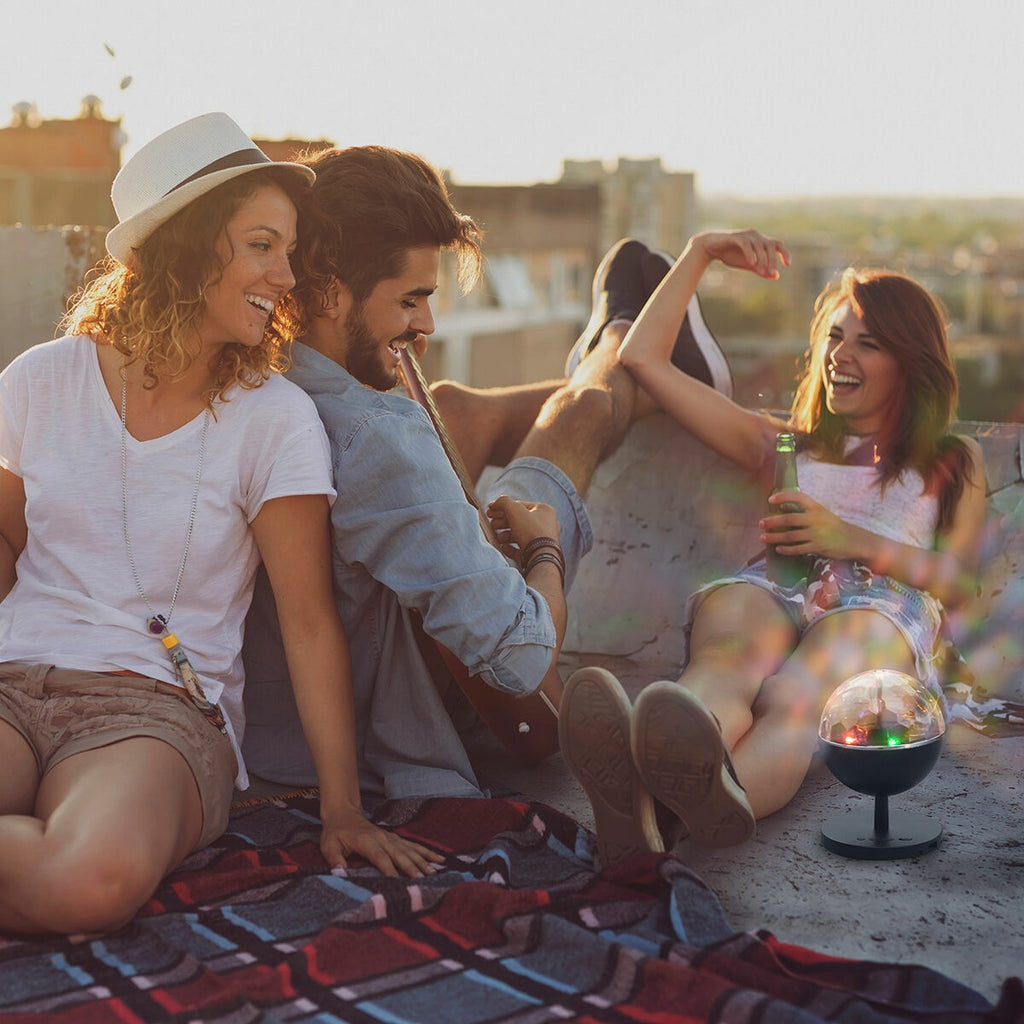InnovaGoods Istarlyt Akku-LED-Discoprojektor mit Bluetooth-Lautsprecher
