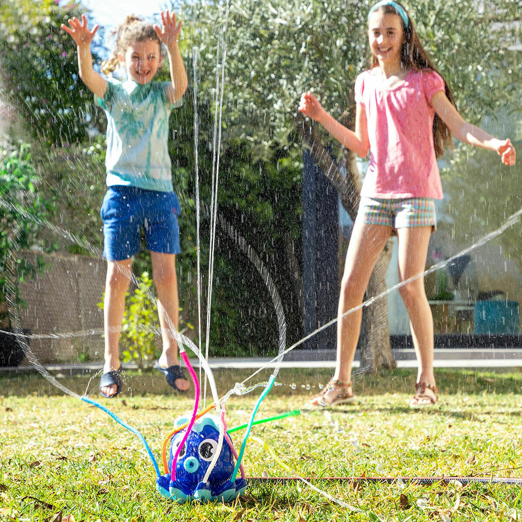 InnovaGoods Outdoor-Spielset – 2 Bumperbälle und 360°-Wassersprinkler