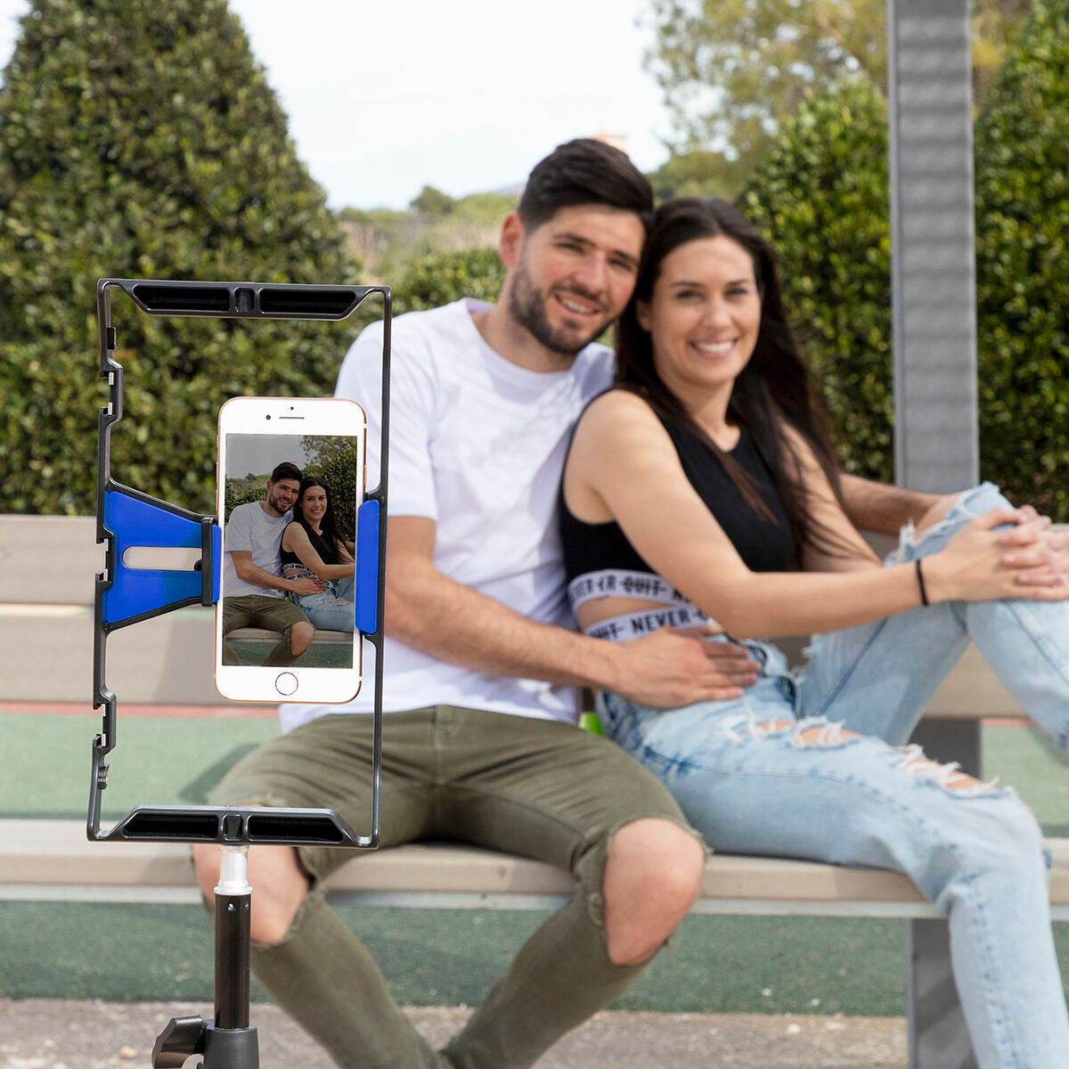 InnovaGoods Stafect Smartphone-Halterung mit zwei Griffen und Stativbefestigung