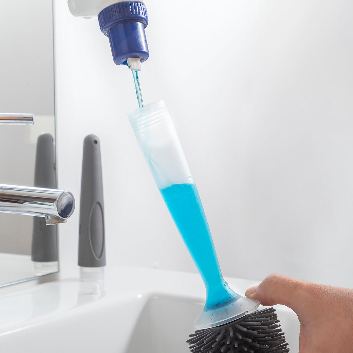 WC-Bürste mit Reinigungsmittelspender Bruilet InnovaGoods