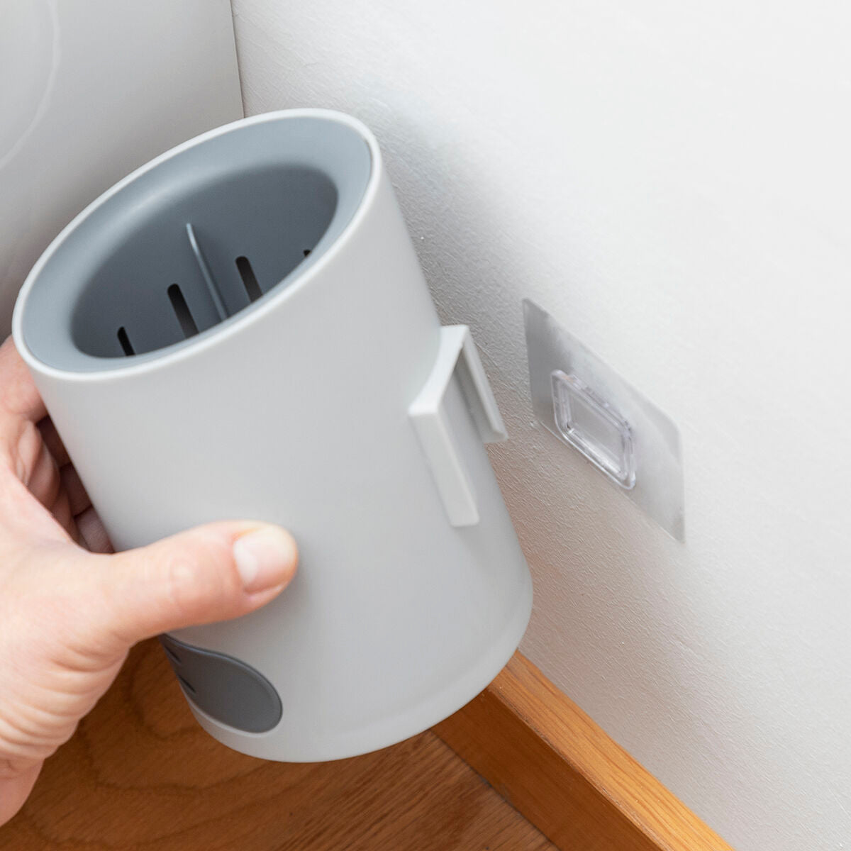 WC-Bürste mit Reinigungsmittelspender Bruilet InnovaGoods
