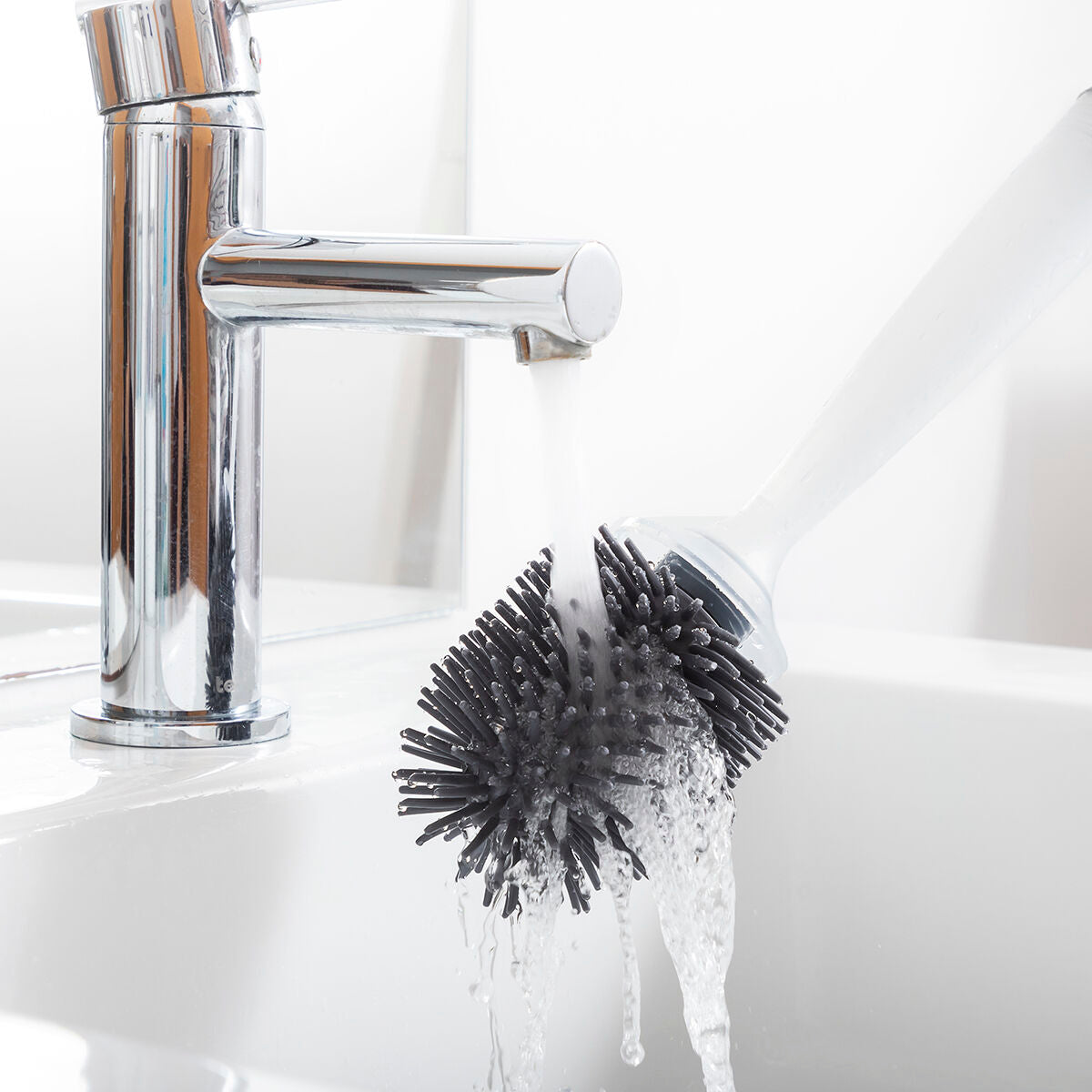 WC-Bürste mit Reinigungsmittelspender Bruilet InnovaGoods
