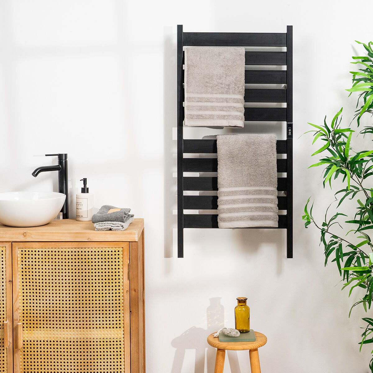 InnovaGoods Towarall elektrischer Handtuchwärmer mit 10 Stangen – Schwarz